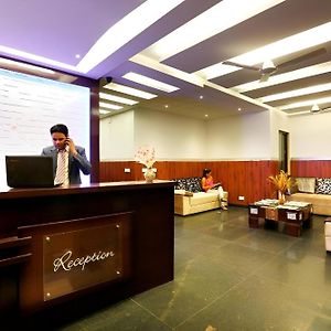 Hotel Anand Lok Inn Mahipalpur, Igi Delhi Airport